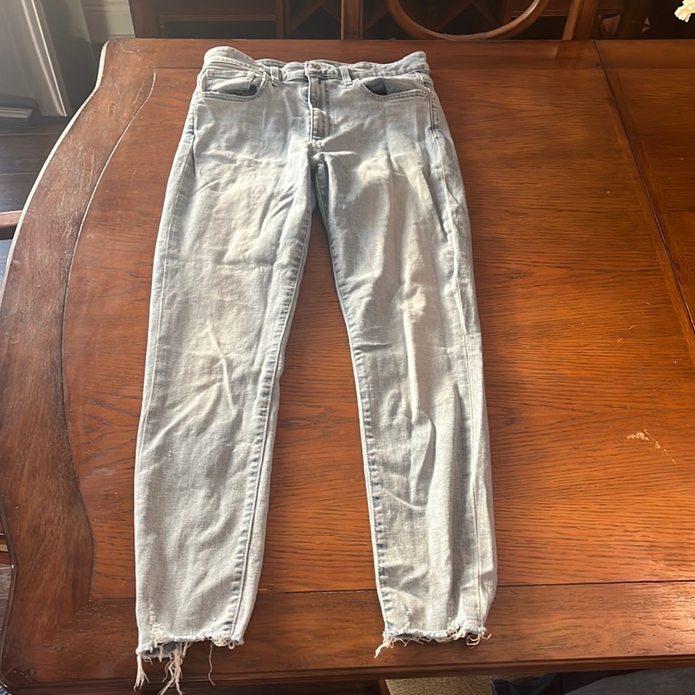 Joe’s Jeans skinny size 29 light wash